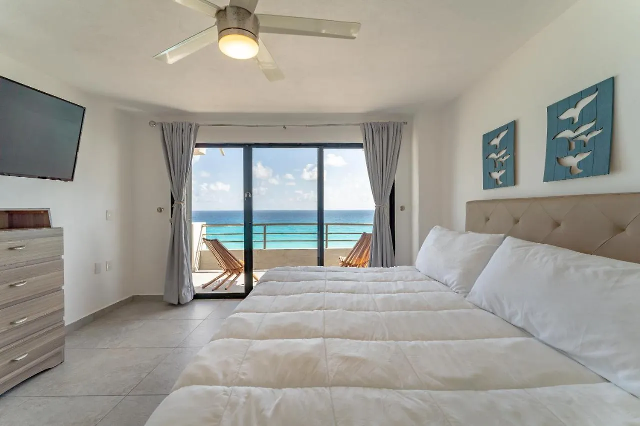 Sparkling Ocean View In Cancun