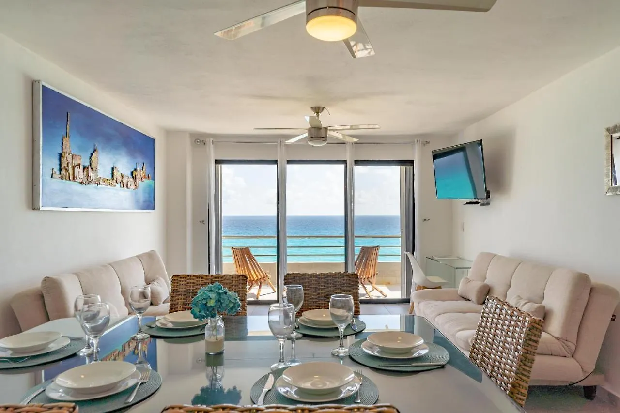 Sparkling Ocean View In Cancun