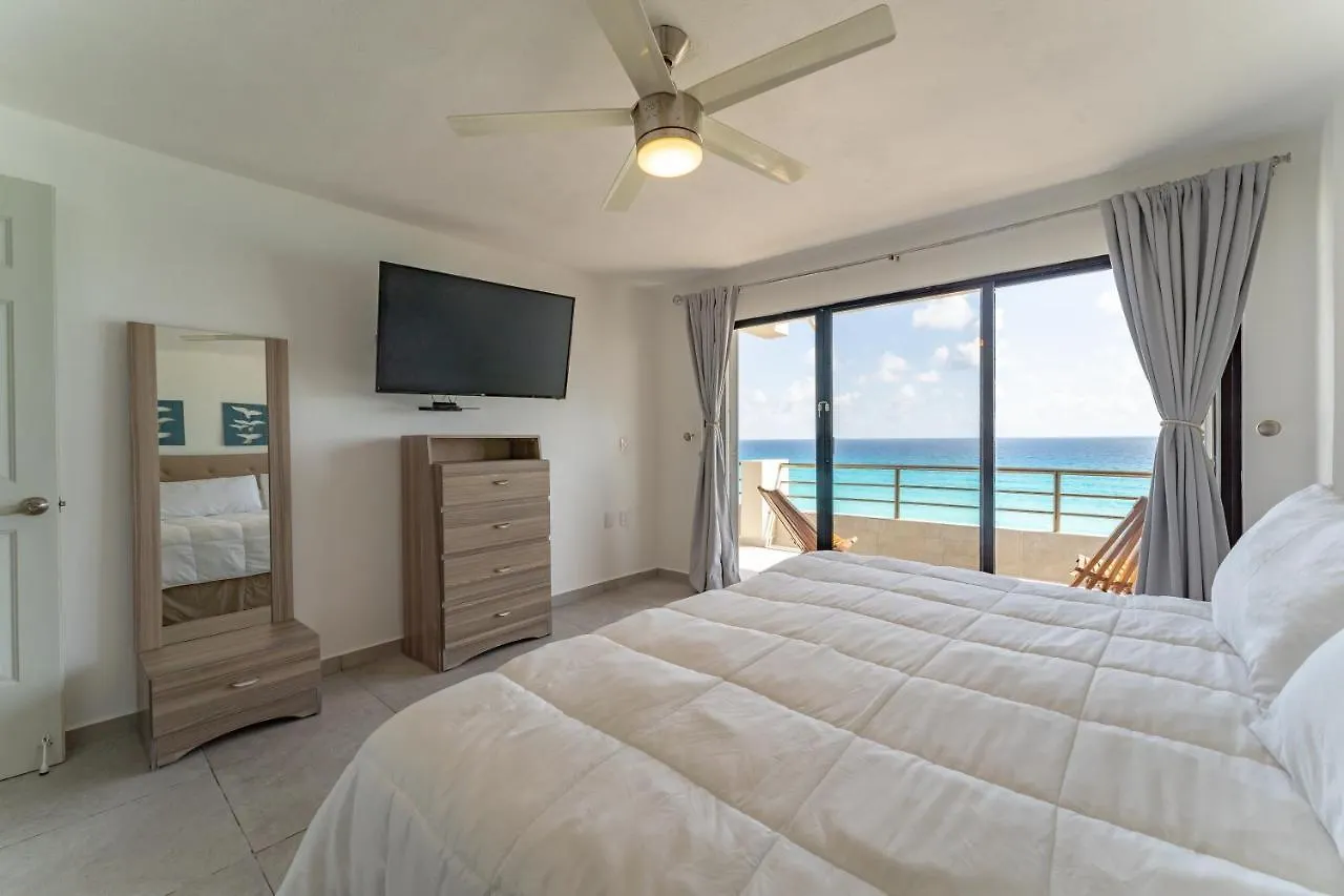Sparkling Ocean View In Cancun