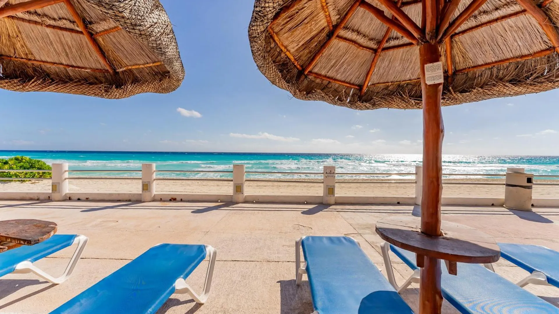 Sparkling Ocean View In Cancun Apartment